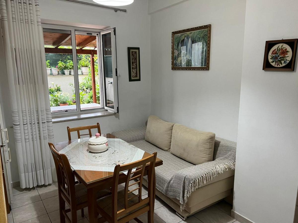 Goni Guest House Саранда Екстер'єр фото