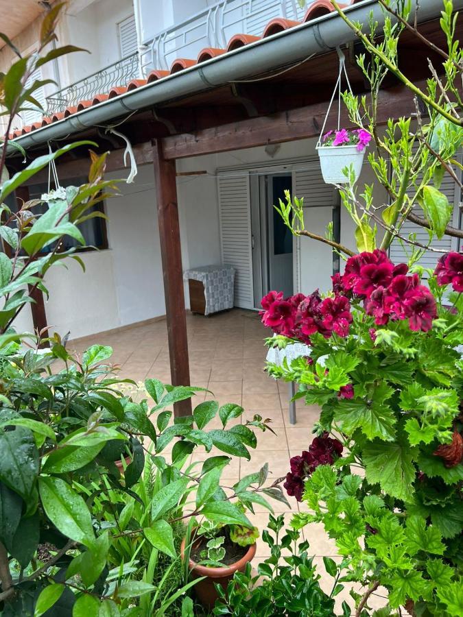 Goni Guest House Саранда Екстер'єр фото