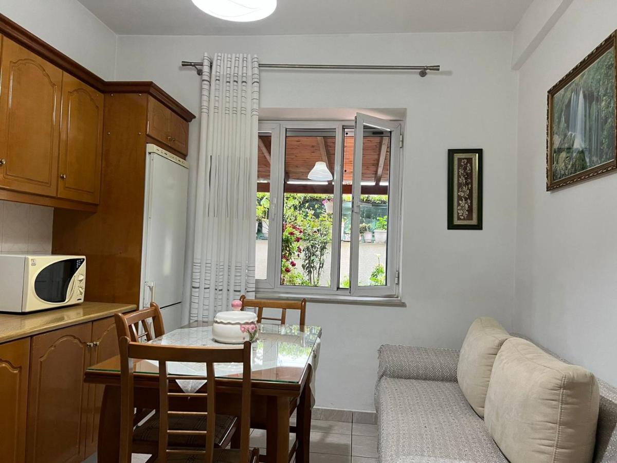 Goni Guest House Саранда Екстер'єр фото